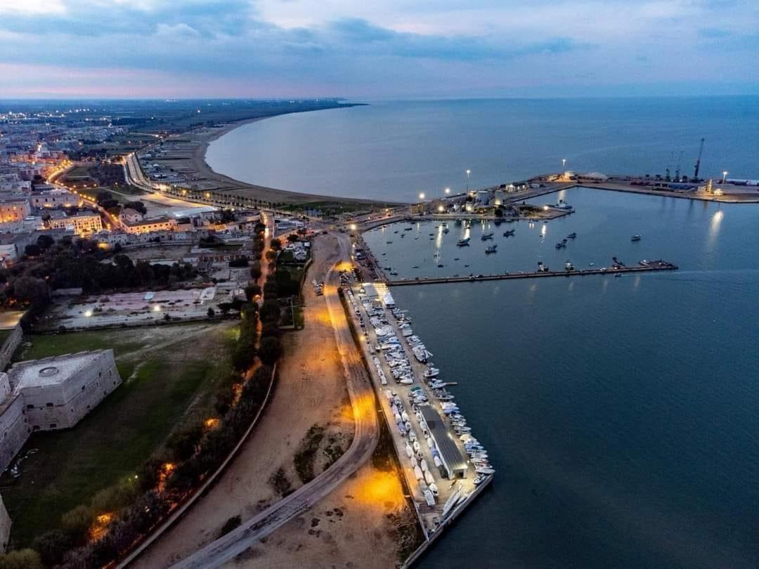 Cd Romanello Барлетта Екстер'єр фото