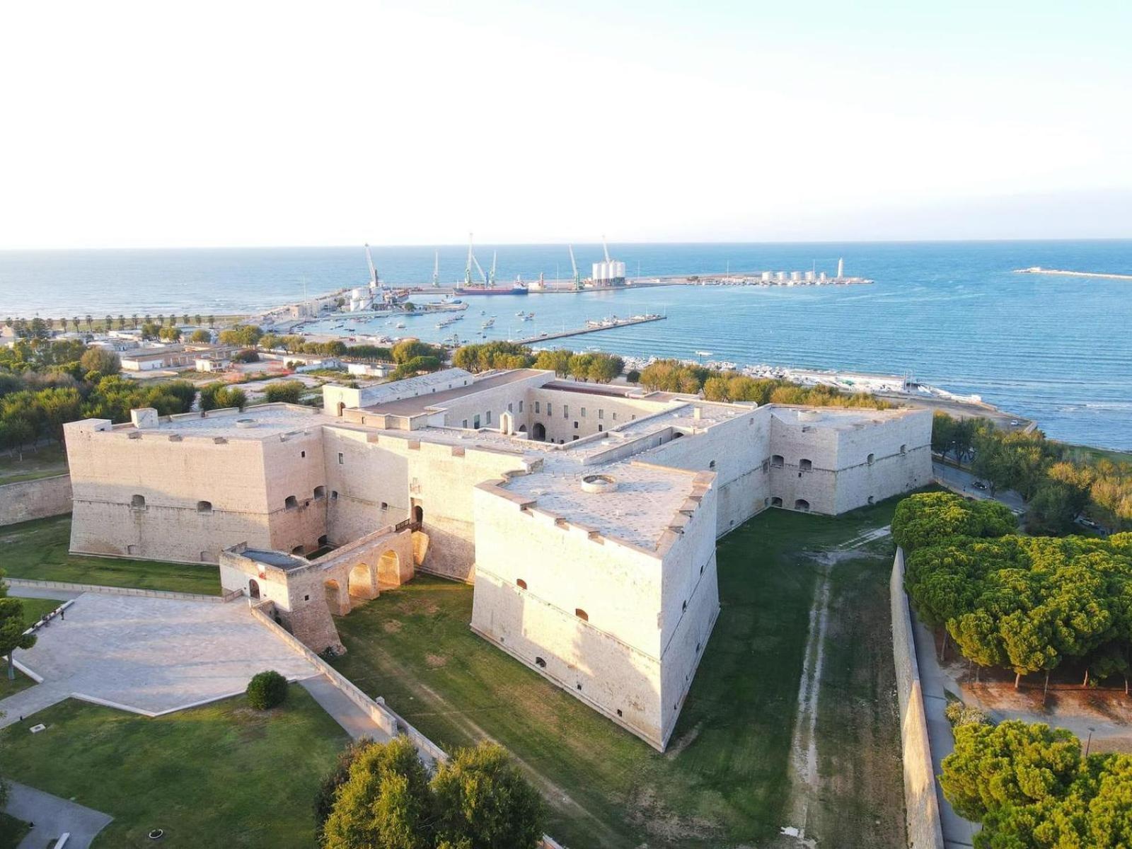 Cd Romanello Барлетта Екстер'єр фото